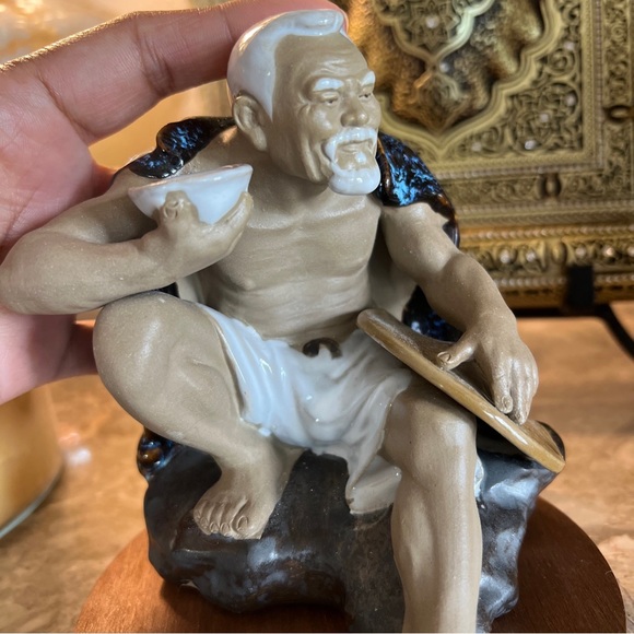 Vintage Shiwan Chinese Mudman Statue Figurine-5.5”x5” Sitting Old Man Eating. - Picture 10 of 10